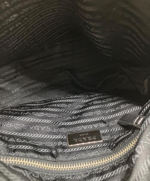 PRADA（プラダ）PRADA (プラダ) ナイロンショルダーバッグ ブラックの古着・服飾アイテム