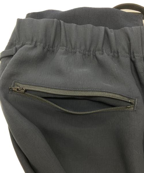 D.O UNITED ARROWS BY DAISUKE OBANA（ディーオーユナイテッドアローズバイダイスケオバナ）D.O UNITED ARROWS BY DAISUKE OBANA (ディーオーユナイテッドアローズバイダイスケオバナ) ESSENS I CR REG PANTS　25AW ネイビー サイズ:Sの古着・服飾アイテム