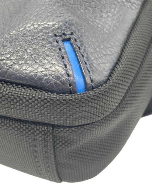 LANVIN en Bleu（ランバンオンブルー）LANVIN en Bleu (ランバンオンブルー) ホライゾン ミニショルダーバッグ ネイビー×ブラックの古着・服飾アイテム