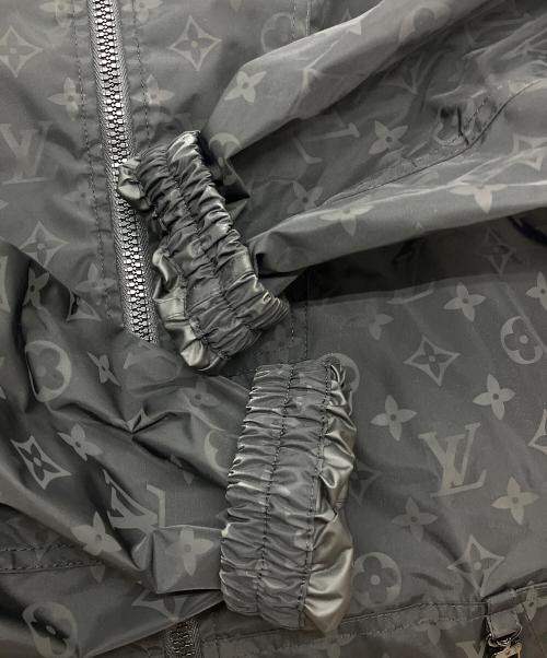LOUIS VUITTON（ルイ ヴィトン）LOUIS VUITTON (ルイ ヴィトン) ミッドレングスナイロンウィンドブレーカー ブラック サイズ:48の古着・服飾アイテム