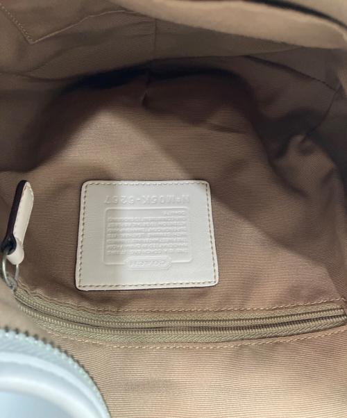 COACH（コーチ）COACH (コーチ) シグネチャーワンショルダーバッグ ベージュの古着・服飾アイテム