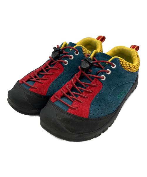 KEEN（キーン）KEEN (キーン) オールジェンダー ユニーク ピーエルティー タッセル ホワイト サイズ:37.5の古着・服飾アイテム