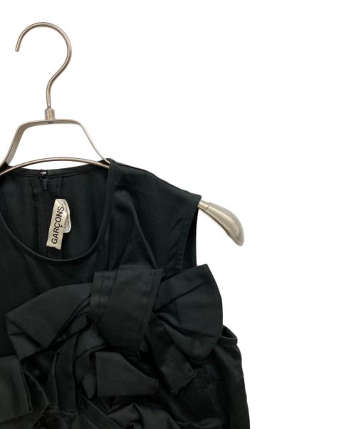 COMME des GARCONS（コムデギャルソン）COMME des GARCONS (コムデギャルソン) ノースリーブリボンブラウス ブラック サイズ:XSの古着・服飾アイテム