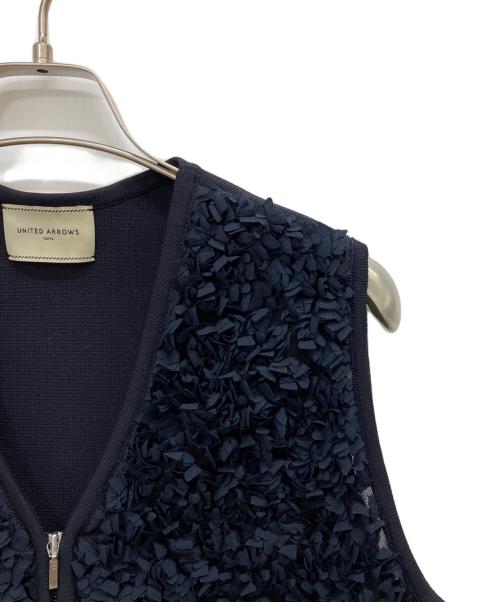 UNITED ARROWS（ユナイテッドアローズ）UNITED ARROWS (ユナイテッドアローズ) フラワー チュール ニットベスト ネイビー サイズ:-の古着・服飾アイテム