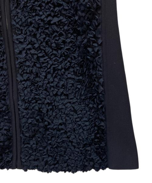 UNITED ARROWS（ユナイテッドアローズ）UNITED ARROWS (ユナイテッドアローズ) フラワー チュール ニットベスト ネイビー サイズ:-の古着・服飾アイテム