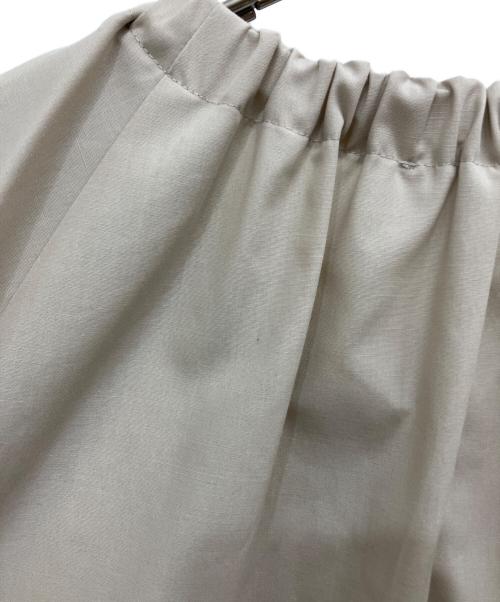 ebure（エブール）ebure (エブール) 24SS シルケットシャンブレーギャザーネックブラウス ベージュ サイズ:SIZE38の古着・服飾アイテム