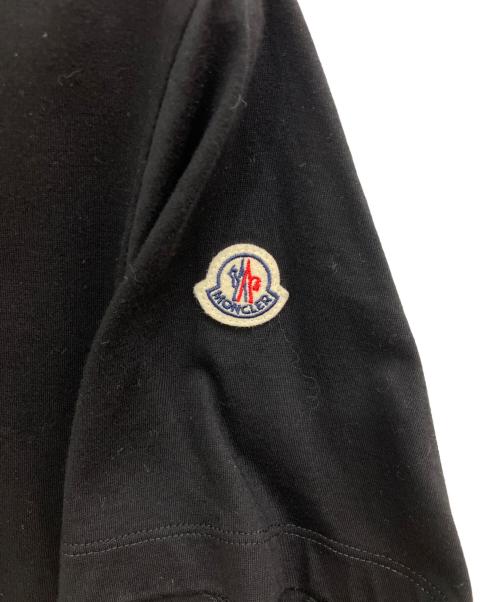 MONCLER（モンクレール）MONCLER (モンクレール) MAGLIA T SHIRT/ワッペンロゴtシャツ ブラック サイズ:Mの古着・服飾アイテム