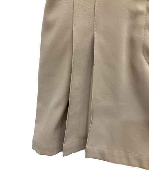 HER LIP TO（ハーリップトゥ）HER LIP TO (ハーリップトゥ) Front Tuck Twill Shorts ベージュ サイズ:Mの古着・服飾アイテム