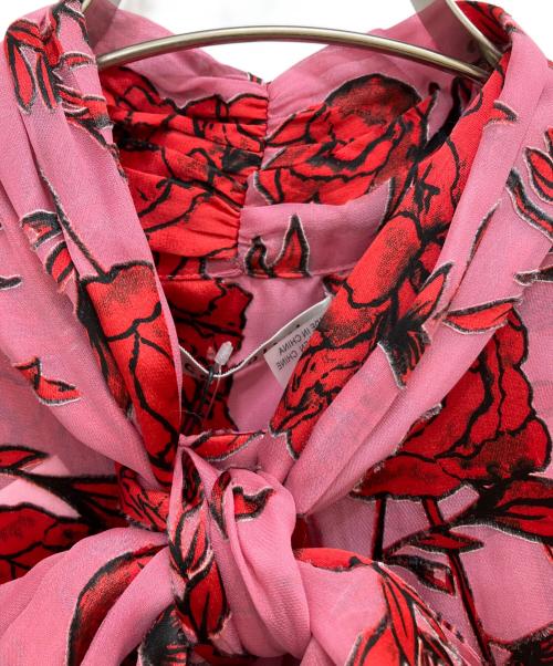 alice+olivia（アリスアンドオリビア）alice+olivia (アリスアンドオリビア) ボウタイブラウス ピンク サイズ:S 未使用品の古着・服飾アイテム