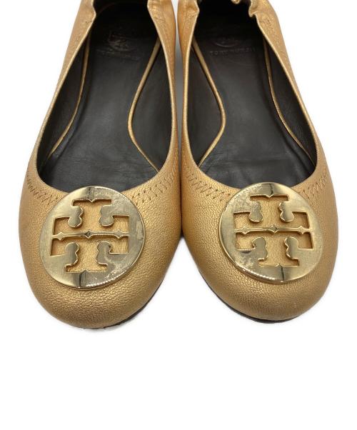 TORY BURCH（トリーバーチ）TORY BURCH (トリーバーチ) フラットパンプス ゴールド サイズ:7mの古着・服飾アイテム