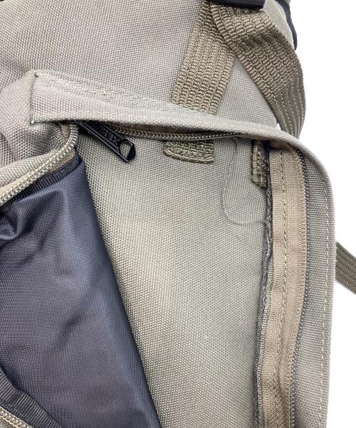 AVIREX（アヴィレックス）AVIREX (アヴィレックス) リュック オリーブの古着・服飾アイテム