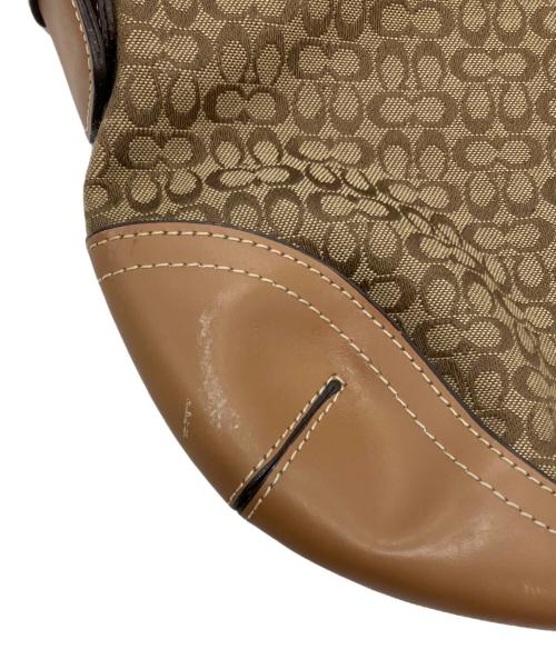COACH（コーチ）COACH (コーチ) スモール・ホーボー・ミニシグネチャー ベージュの古着・服飾アイテム