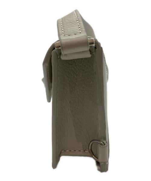 MM6 Maison Margiela（エムエムシックスメゾンマルジェラ）MM6 Maison Margiela (エムエムシックスメゾンマルジェラ) ミニ Triangle 6 バッグ グレーの古着・服飾アイテム