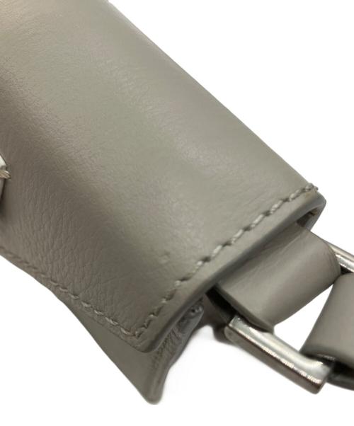 MM6 Maison Margiela（エムエムシックスメゾンマルジェラ）MM6 Maison Margiela (エムエムシックスメゾンマルジェラ) ミニ Triangle 6 バッグ グレーの古着・服飾アイテム