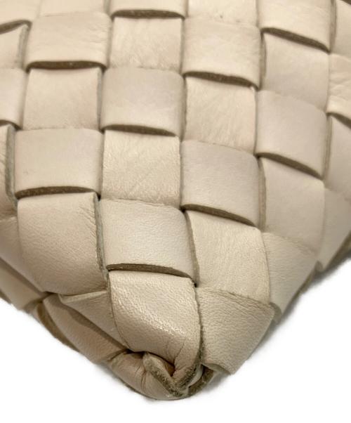 BOTTEGA VENETA（ボッテガベネタ）BOTTEGA VENETA (ボッテガベネタ) ショルダーフォンポーチ ホワイトの古着・服飾アイテム