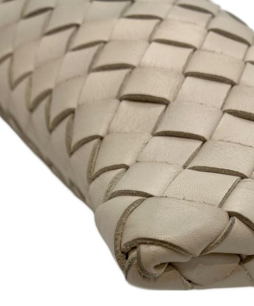 BOTTEGA VENETA（ボッテガベネタ）BOTTEGA VENETA (ボッテガベネタ) ショルダーフォンポーチ ホワイトの古着・服飾アイテム