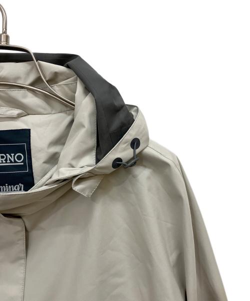 HERNO（ヘルノ）HERNO (ヘルノ) マウンテンコート アイボリー サイズ:44の古着・服飾アイテム