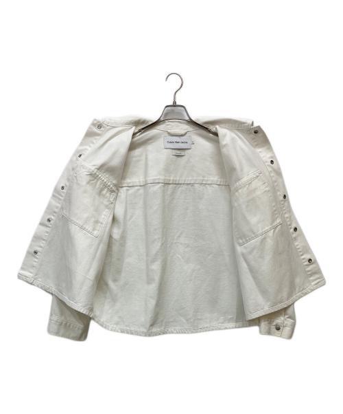 Calvin Klein Jeans（カルバンクラインジーンズ）Calvin Klein Jeans (カルバンクラインジーンズ) BOXY SHIRT JACKET ホワイト サイズ:Mの古着・服飾アイテム