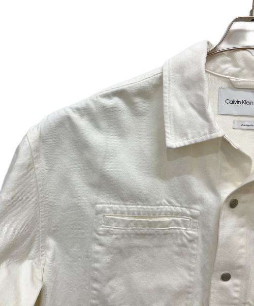 Calvin Klein Jeans（カルバンクラインジーンズ）Calvin Klein Jeans (カルバンクラインジーンズ) BOXY SHIRT JACKET ホワイト サイズ:Mの古着・服飾アイテム