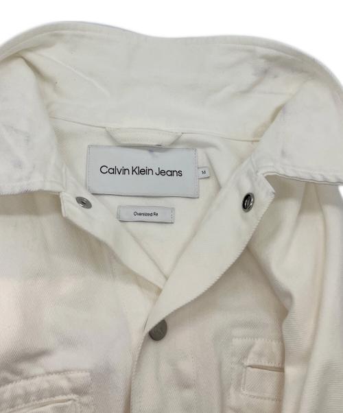 Calvin Klein Jeans（カルバンクラインジーンズ）Calvin Klein Jeans (カルバンクラインジーンズ) BOXY SHIRT JACKET ホワイト サイズ:Mの古着・服飾アイテム