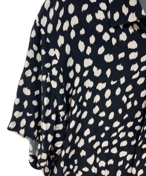 STRUM（ストラム）STRUM (ストラム) キュプラ レーヨン 豹柄プリントH/S 開襟シャツ ネイビー サイズ:3の古着・服飾アイテム