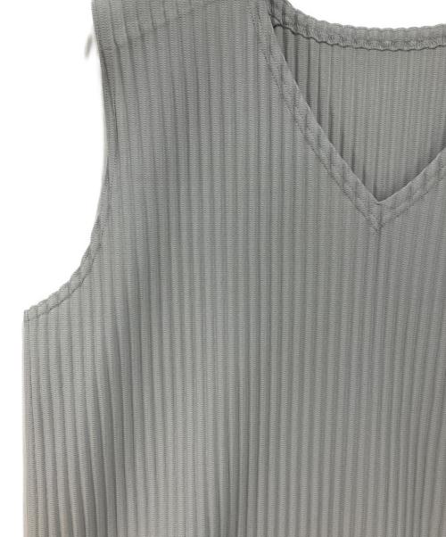 HOMME PLISSE ISSEY MIYAKE（オム プリッセ イッセイ ミヤケ）HOMME PLISSE ISSEY MIYAKE (オム プリッセ イッセイ ミヤケ) プリーツベスト グレー サイズ:2の古着・服飾アイテム