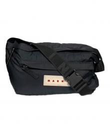 MARNI（マルニ）の古着「ロゴパッチ パフ ラージ ショルダー ベルトバッグ」｜ブラック
