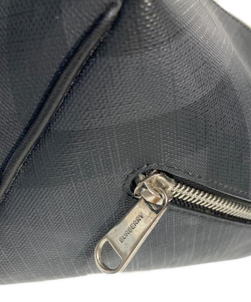 BURBERRY（バーバリー）BURBERRY (バーバリー) トラベルポーチ ブラックの古着・服飾アイテム