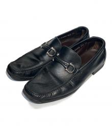 Ferragamo（フェラガモ）の古着「ローファー」｜ブラック