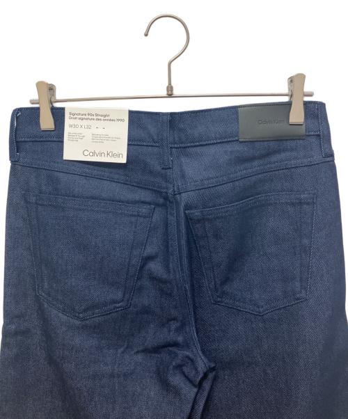 Calvin Klein（カルバンクライン）Calvin Klein (カルバンクライン) Signature Straight Denim ネイビー サイズ:W30 未使用品の古着・服飾アイテム