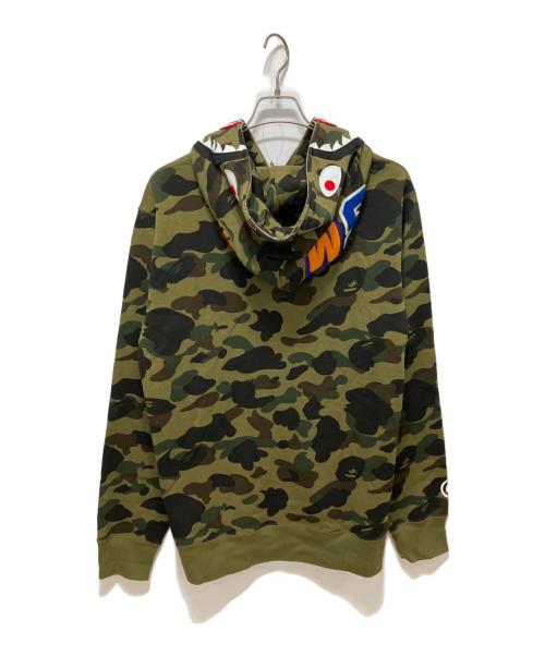 BAPE BY A BATHING APE（ベイプバイアベイシングエイプ）BAPE BY A BATHING APE (ベイプバイアベイシングエイプ) 1st Camo Shark Full Zip Hoodie グリーン サイズ:XL 未使用品の古着・服飾アイテム