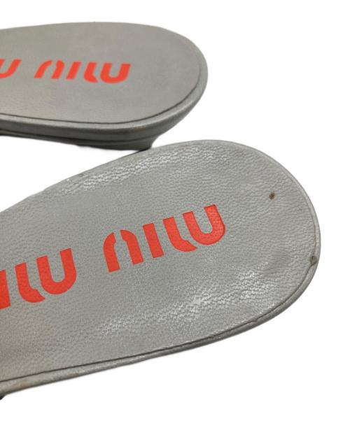 MIU MIU（ミュウミュウ）MIU MIU (ミュウミュウ) レザーパンプス グレー サイズ:37の古着・服飾アイテム