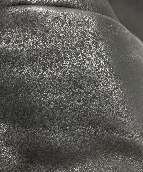 kawa-kawa（カワカワ）kawa-kawa (カワカワ) ビッグジップハンドバッグ ブラックの古着・服飾アイテム