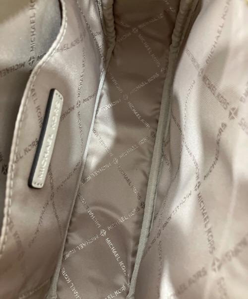 MICHAEL KORS（マイケルコース）MICHAEL KORS (マイケルコース) JET SET TRAVEL アイボリーの古着・服飾アイテム