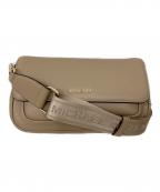 MICHAEL KORSマイケルコース）の古着「Jet Set Travel Small Pebbled Leather Crossbody Bag With Pouch」｜ベージュ