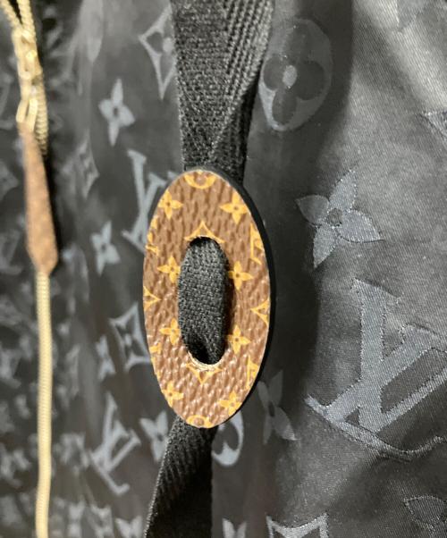 LOUIS VUITTON（ルイ ヴィトン）LOUIS VUITTON (ルイ ヴィトン) シャイニーモノグラムショートパーカー ブラック サイズ:34の古着・服飾アイテム