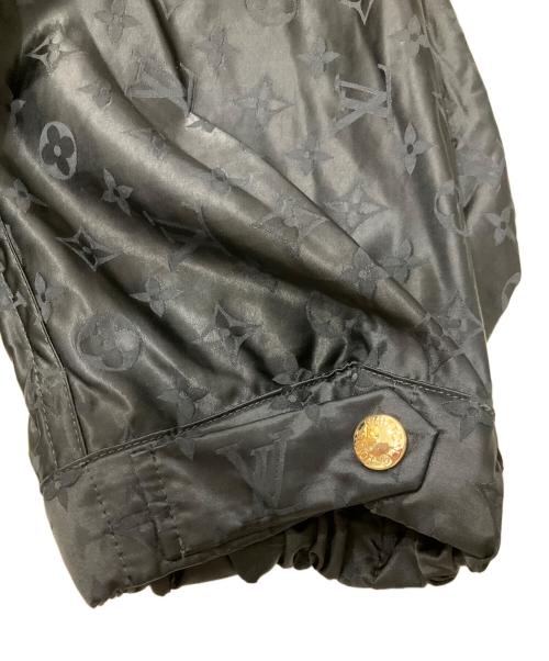 LOUIS VUITTON（ルイ ヴィトン）LOUIS VUITTON (ルイ ヴィトン) シャイニーモノグラムショートパーカー ブラック サイズ:34の古着・服飾アイテム