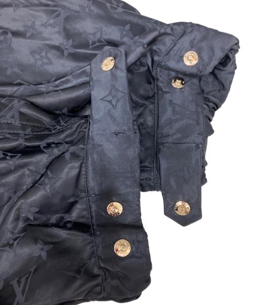 LOUIS VUITTON（ルイ ヴィトン）LOUIS VUITTON (ルイ ヴィトン) シャイニーモノグラムショートパーカー ブラック サイズ:34の古着・服飾アイテム