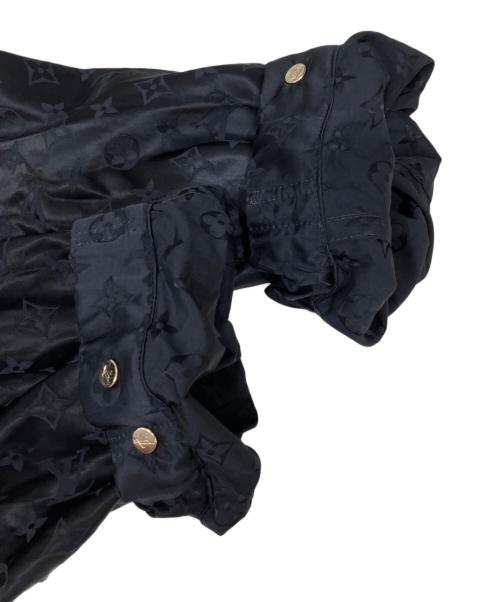 LOUIS VUITTON（ルイ ヴィトン）LOUIS VUITTON (ルイ ヴィトン) シャイニーモノグラムショートパーカー ブラック サイズ:34の古着・服飾アイテム