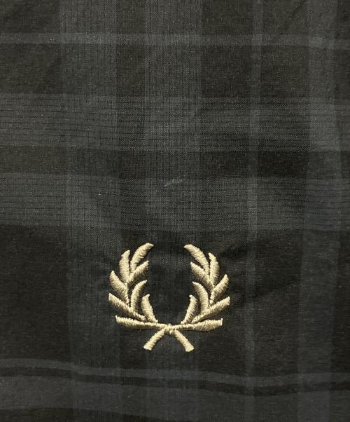 FRED PERRY（フレッドペリー）FRED PERRY (フレッドペリー) BEAMS (ビームス) Nylon Harrington Jacket ブラック×ネイビー サイズ:Lの古着・服飾アイテム