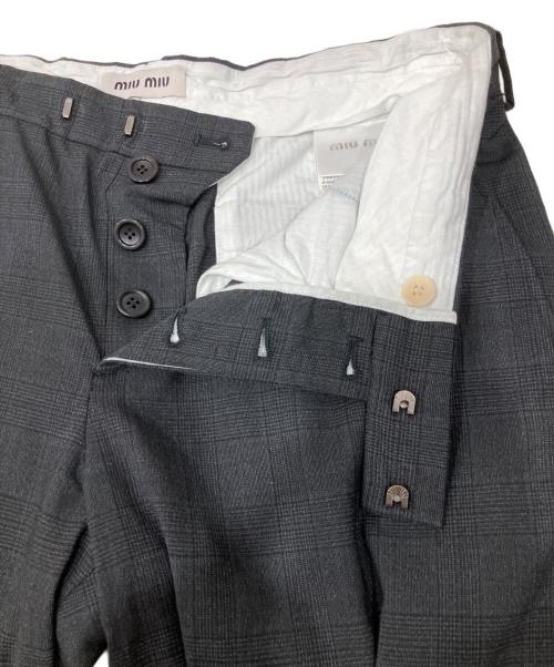 MIU MIU（ミュウミュウ）MIU MIU (ミュウミュウ) チェック柄スラックス グレー サイズ:46の古着・服飾アイテム