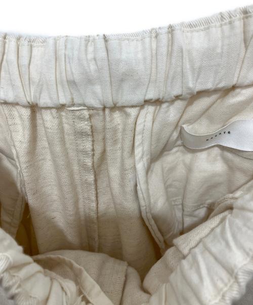 KAGURE（カグレ）KAGURE (カグレ) ドリルルーズサルエルパンツ アイボリーの古着・服飾アイテム