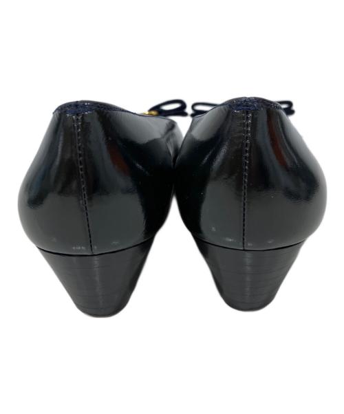 Salvatore Ferragamo（サルヴァトーレ フェラガモ）Salvatore Ferragamo (サルヴァトーレ フェラガモ) VARA リボンパンプス ブラック サイズ:5 1/2の古着・服飾アイテム
