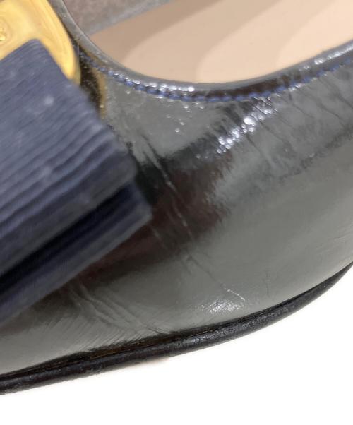 Salvatore Ferragamo（サルヴァトーレ フェラガモ）Salvatore Ferragamo (サルヴァトーレ フェラガモ) VARA リボンパンプス ブラック サイズ:5 1/2の古着・服飾アイテム