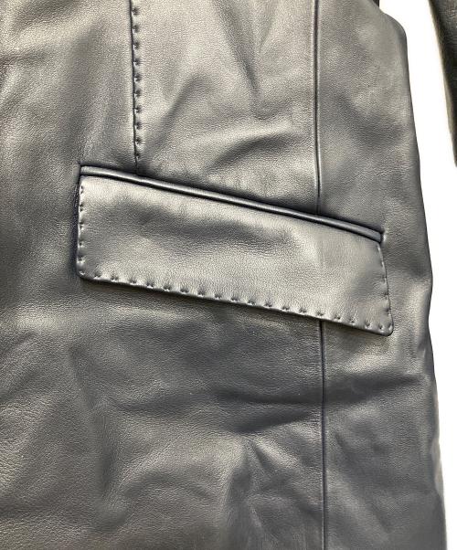 MEN'S BIGI（メンズビギ）MEN'S BIGI (メンズビギ) シープレザーテーラードジャケット ネイビー サイズ:04の古着・服飾アイテム