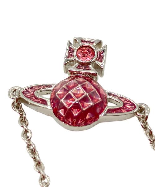Vivienne Westwood（ヴィヴィアンウエストウッド）Vivienne Westwood (ヴィヴィアンウエストウッド) MASHITA BAS RELIEF BRACELET ピンクの古着・服飾アイテム
