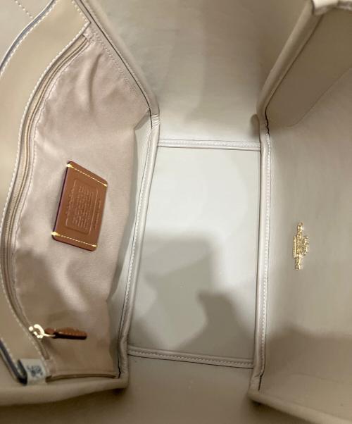 COACH（コーチ）COACH (コーチ) ハドリー ターンロック トート バッグ・シグネチャー キャンバス ベージュの古着・服飾アイテム