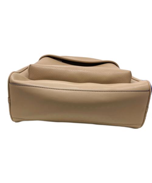 MICHAEL KORS（マイケルコース）MICHAEL KORS (マイケルコース) PACEY ポケット Aライン バックパック ベージュ 未使用品の古着・服飾アイテム