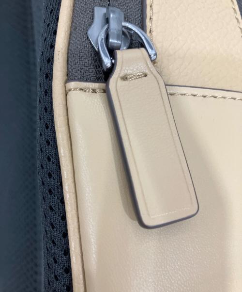 MICHAEL KORS（マイケルコース）MICHAEL KORS (マイケルコース) PACEY ポケット Aライン バックパック ベージュ 未使用品の古着・服飾アイテム