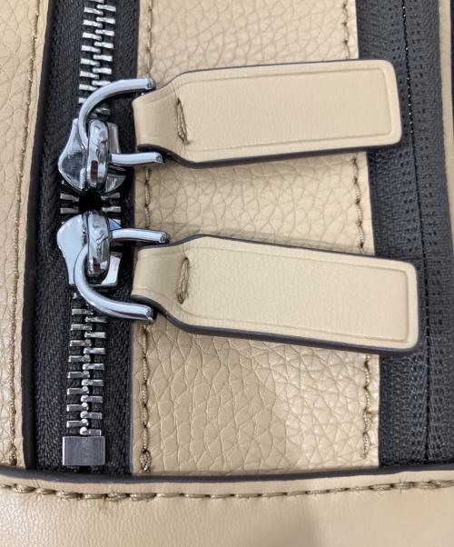 MICHAEL KORS（マイケルコース）MICHAEL KORS (マイケルコース) PACEY ポケット Aライン バックパック ベージュ 未使用品の古着・服飾アイテム